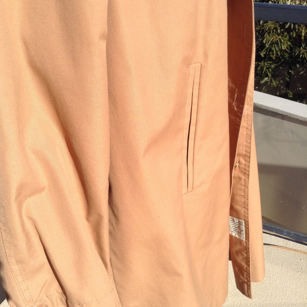 Water resistant - Picture 8 of 8